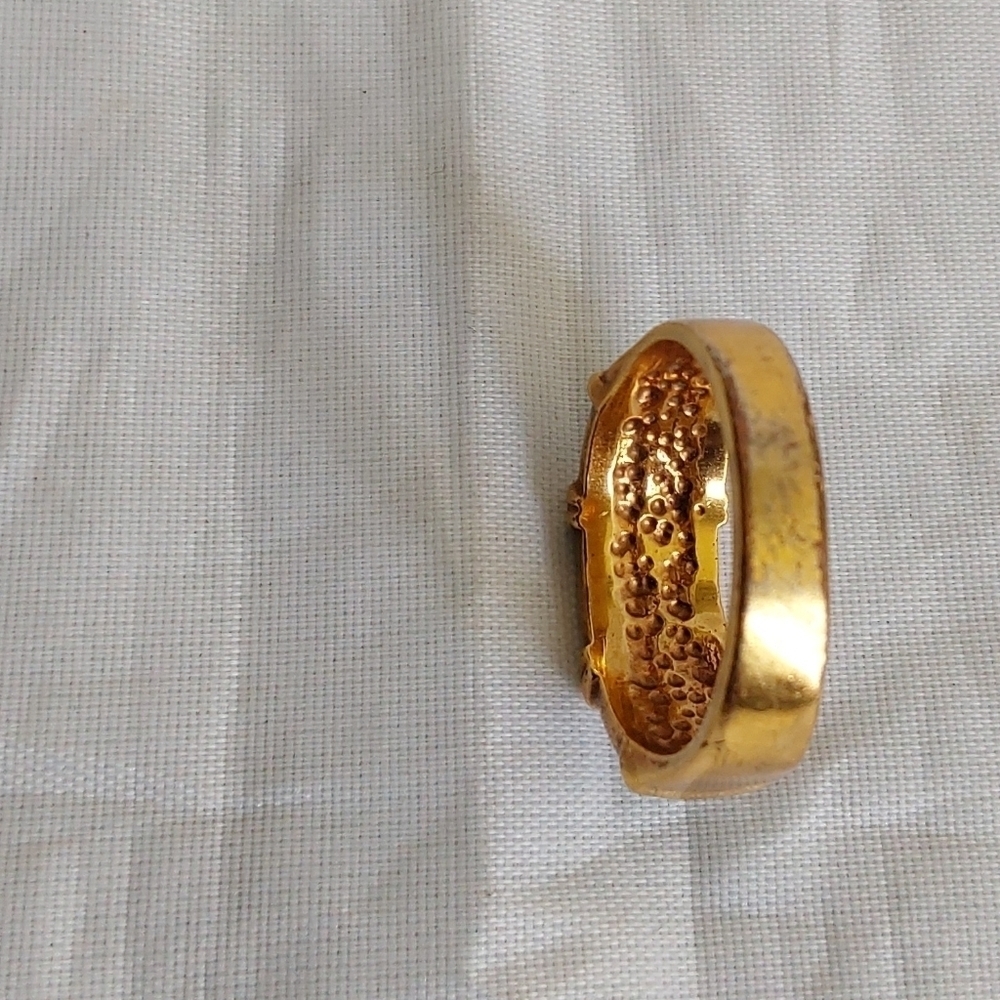 UNISEX SIZE 8 STUDDED RING - Picture 4 of 4
